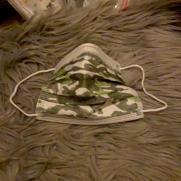 🖤 Children’s Camo Face Mask 😷 2packs for $18 - Picture 3 of 4
